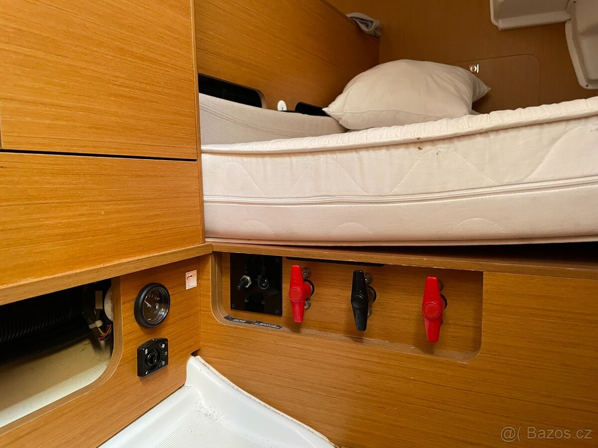 Plachetnice SUN ODYSSEY 30i - 13