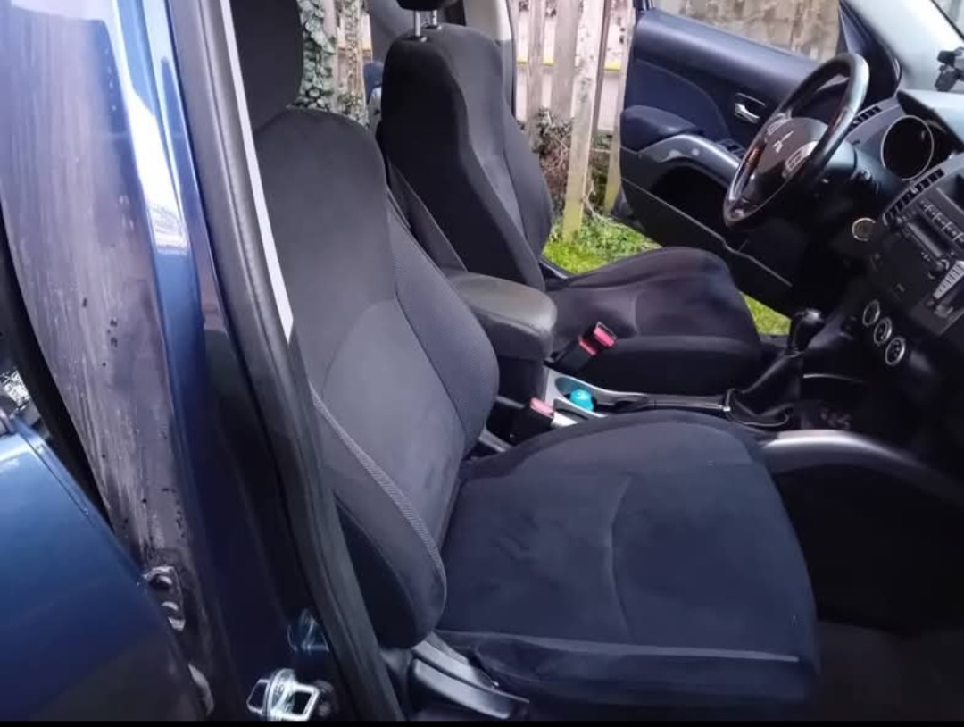 Mitsubishi Outlander - 13