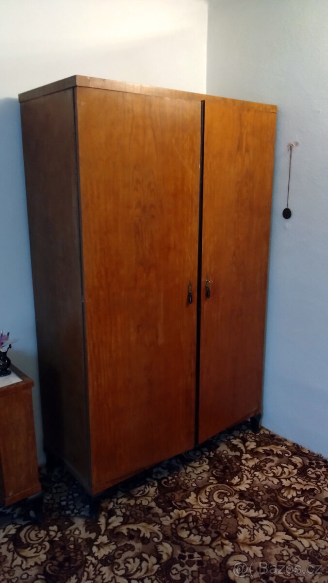 Starožitný nábytek rok cca 1920 - masiv - 13