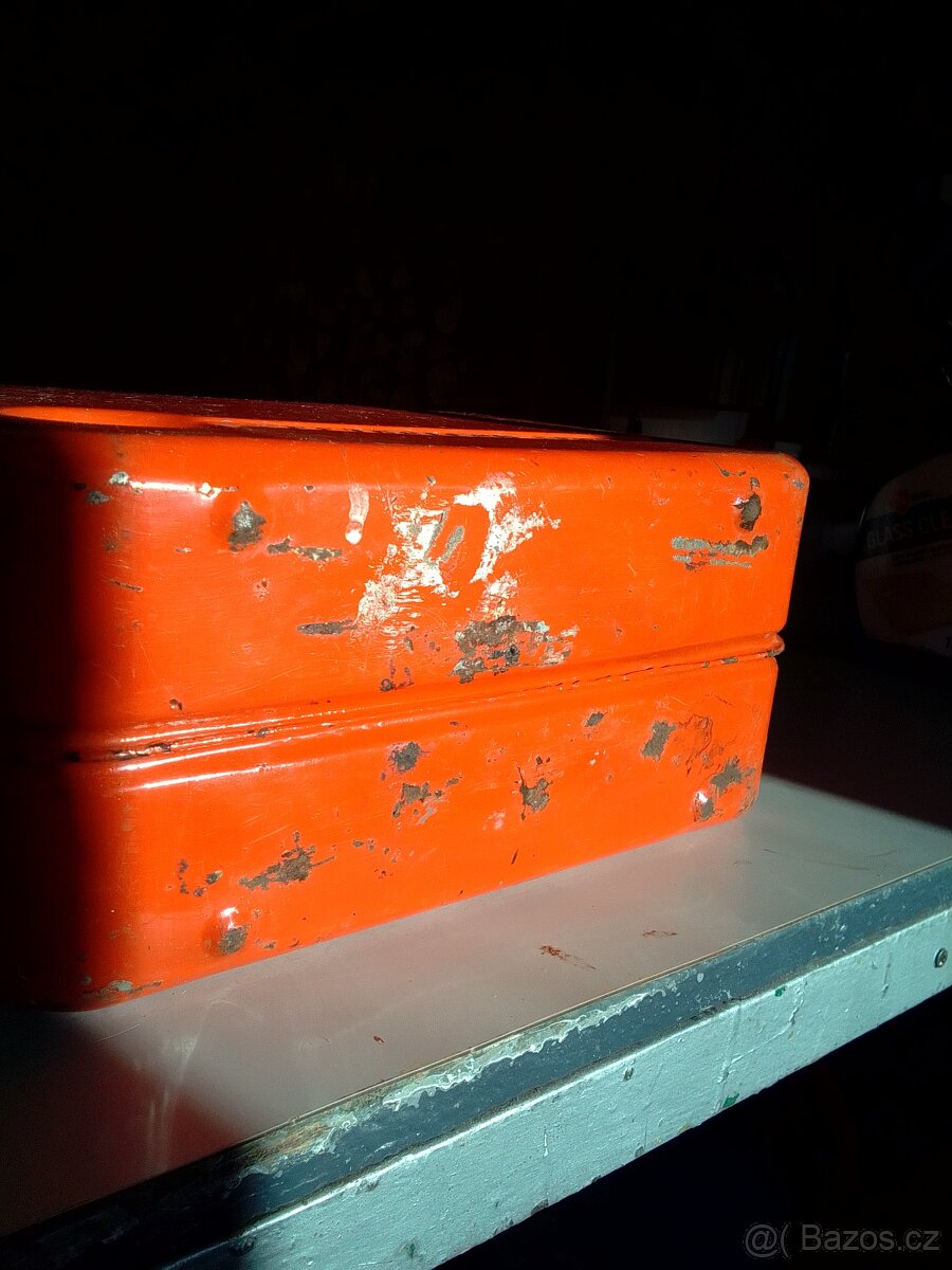 Kanystr 10L, se sítkem a nálevkou. - 13