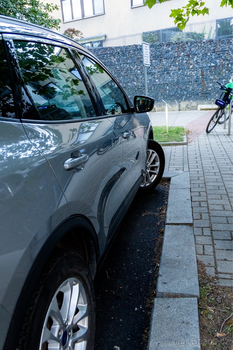 Ford Kuga - 13