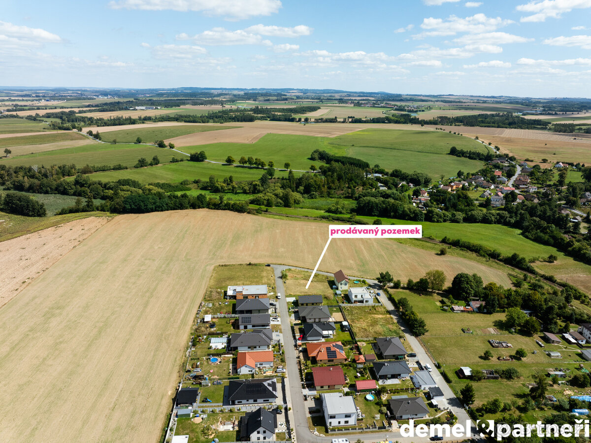 STAVEBNÍ POZEMEK  STŘÍTEŽ U JIHLAVY - 13