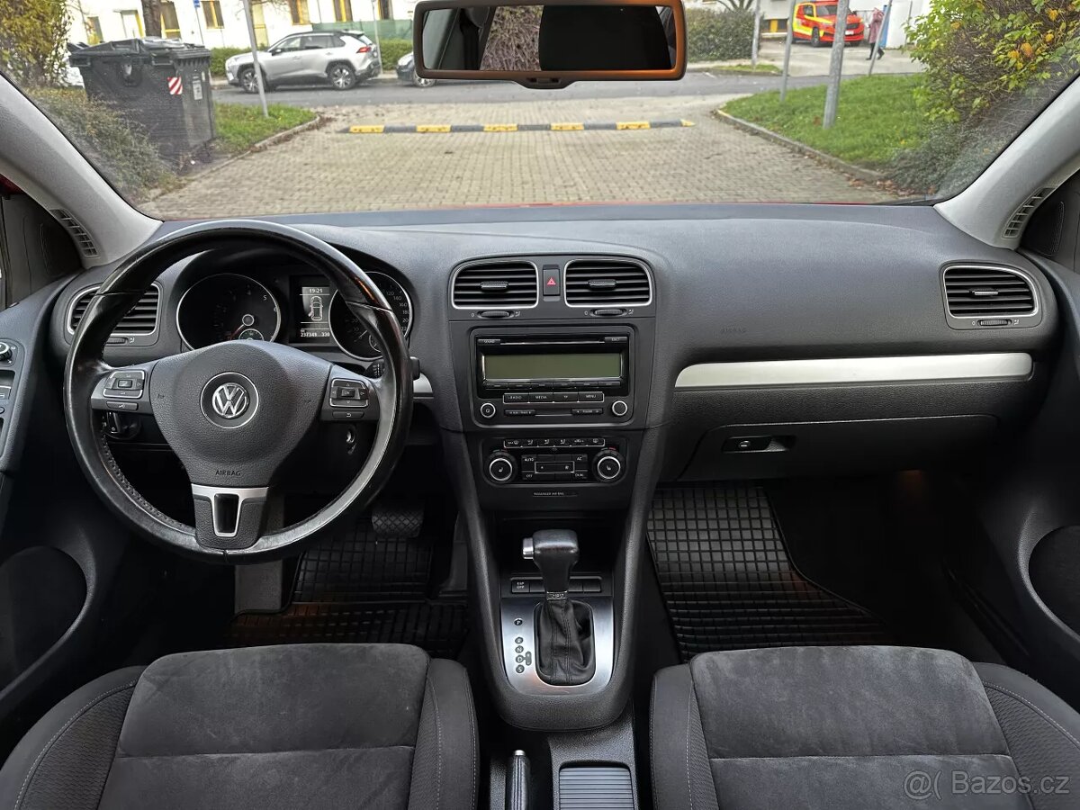 Volkswagen Golf 1.4 TSI 118kW DSG Highline ALU R17 Alcantara - 13