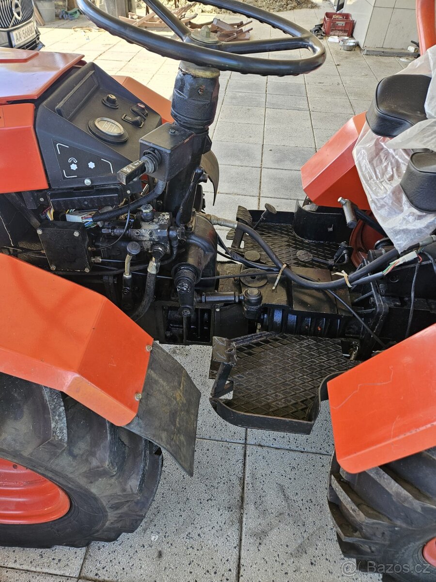 malotraktor Slavia TV824S - 13