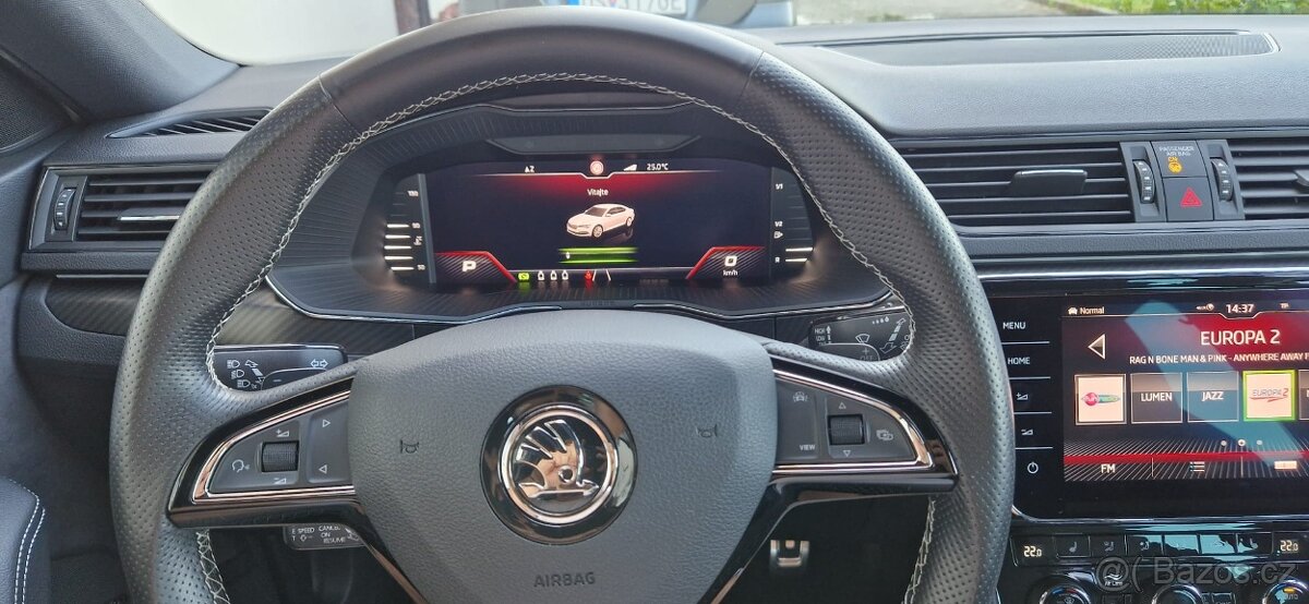 Škoda Superb 2.0 TDI DSG SportLine 4x4 PanoramaŤažnéKamer - 13