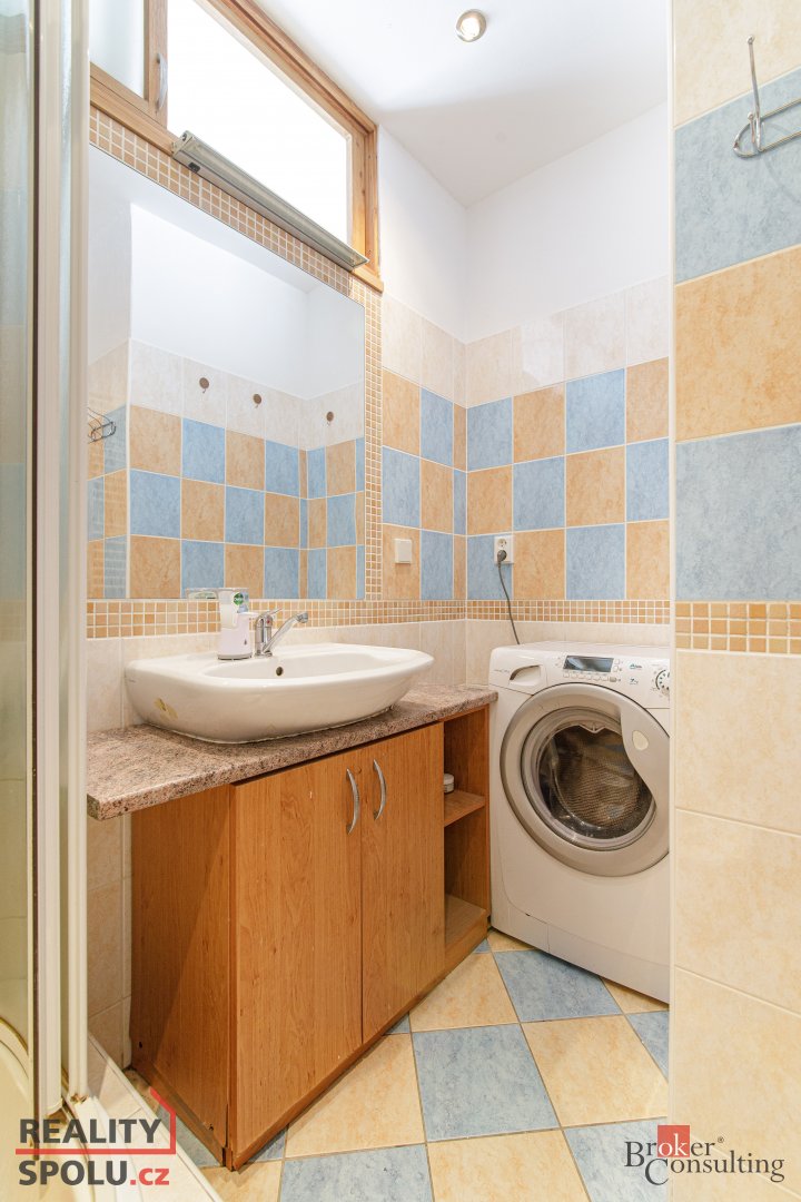 Převod dr. podílu, byty/2+kk, 49 m2, Dr. E. Beneše 102/22, 7 - 13