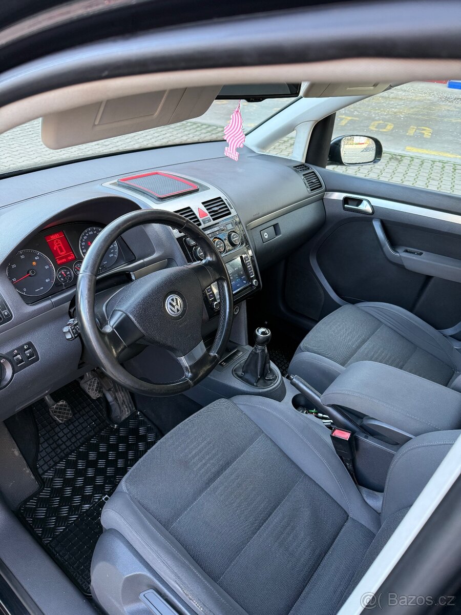 Vw Touran 2.0tdi 103kw rok 11/2007 - 13
