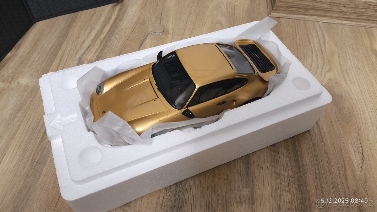 Model Porsche 911 (993) Turbo S Project Gold 1:18 GT Spirit - 13