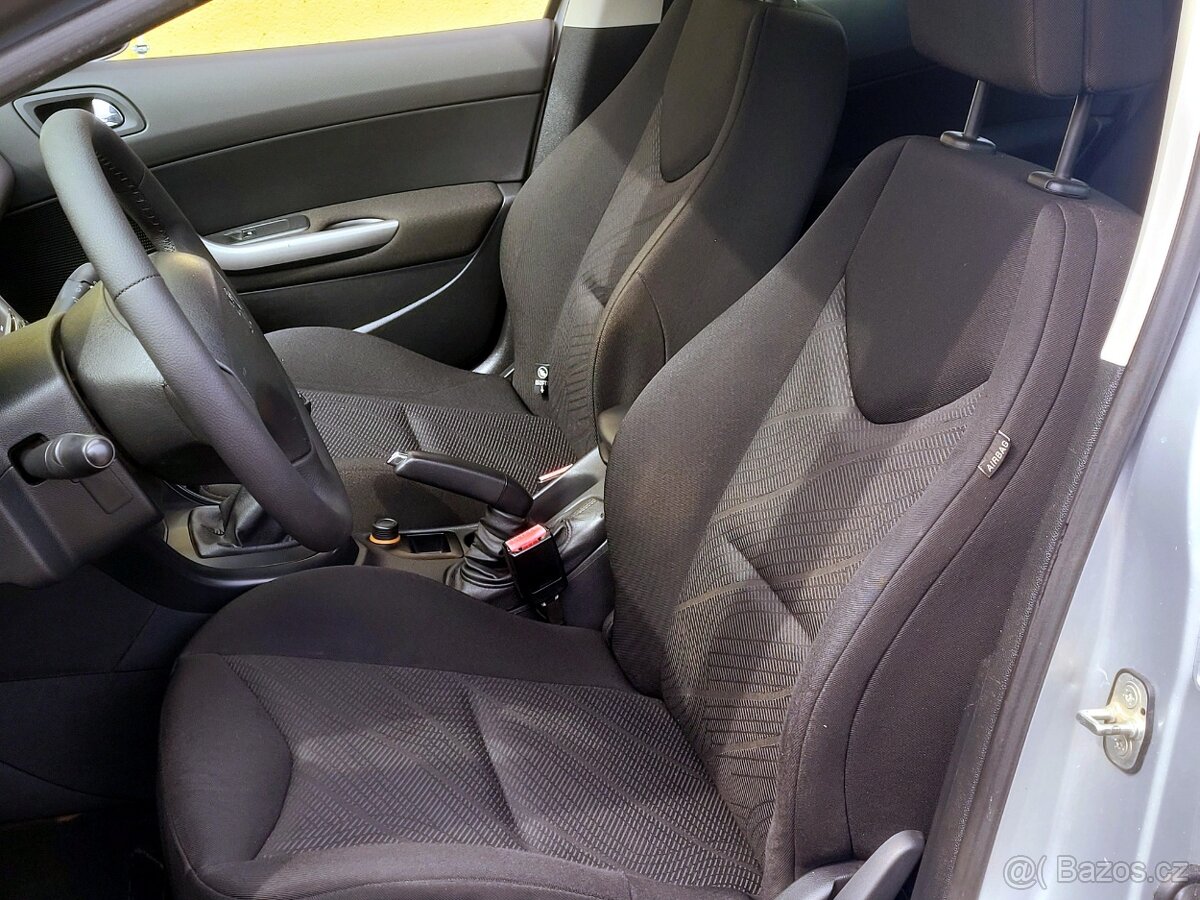 Peugeot 308, 1,6 HDi 80kW SERVISKLIMA - 13