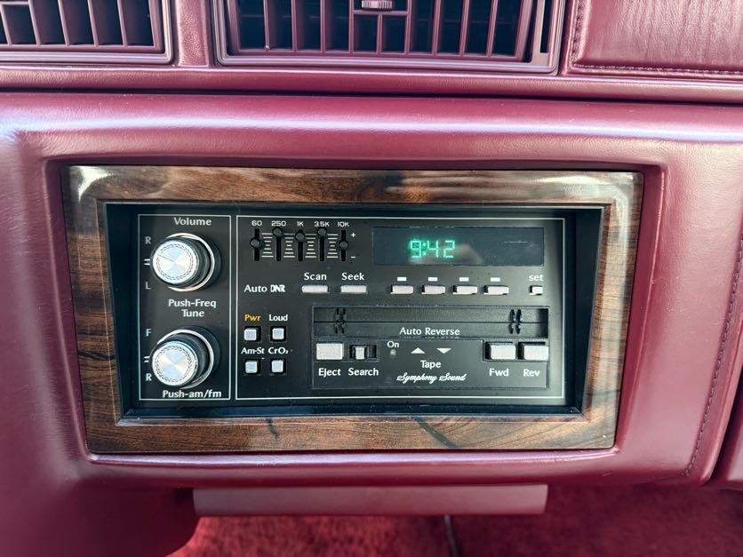 Na prodej: Cadillac DeVille Presidential (1991) - 13