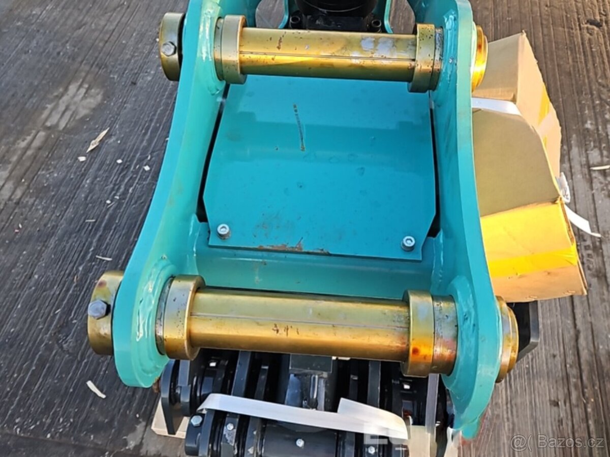 Drapák s rotátorem pro bagr 6-10t - 13