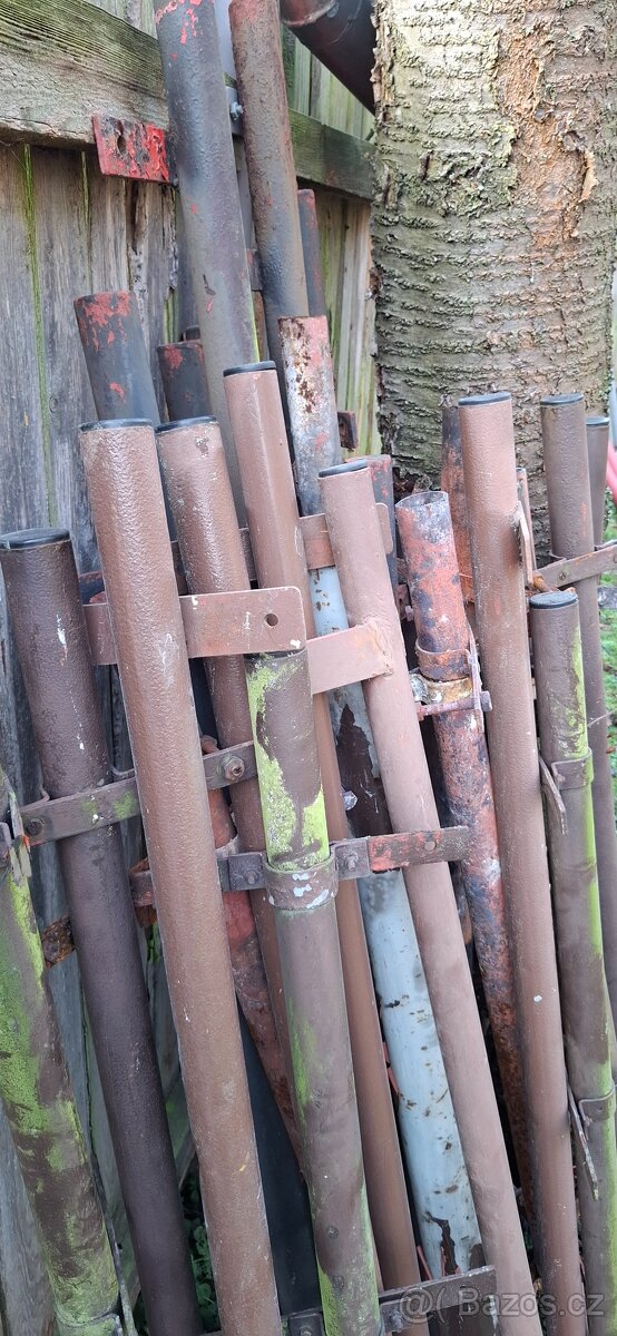 Plaňky Sloupky Trubky Plot Prkna - 13