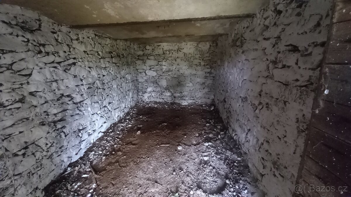 Pozemek se sklepem u dukovan - 13