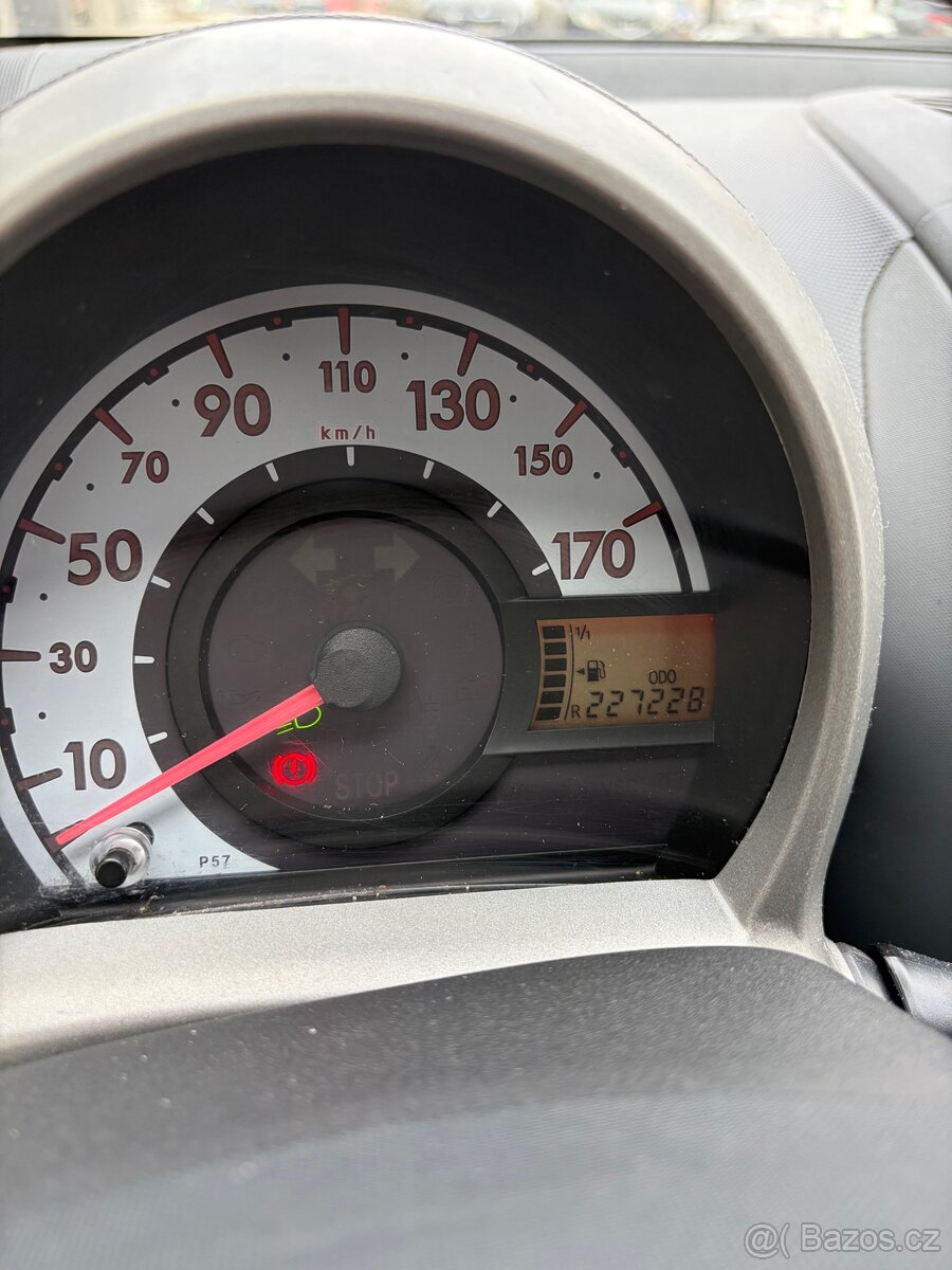 Peugeot 107, 1.0 , rok 2006 - 13
