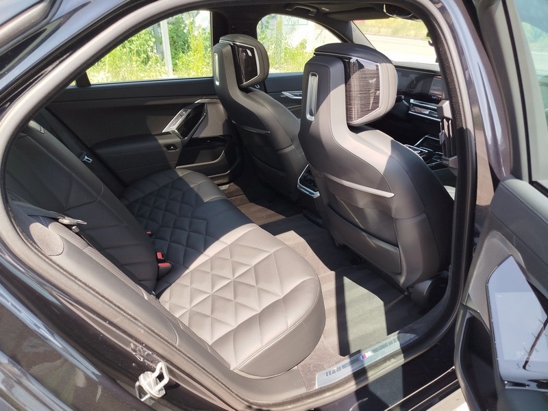 BMW 740d Xdrive HEV Premium Selection - 13