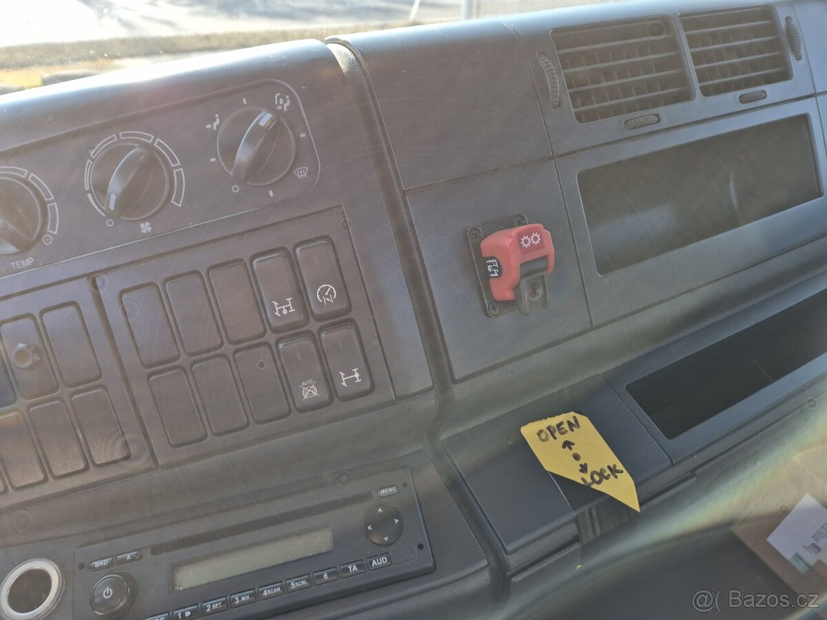 MAN TGL 12.180 4X2 hákový - 13