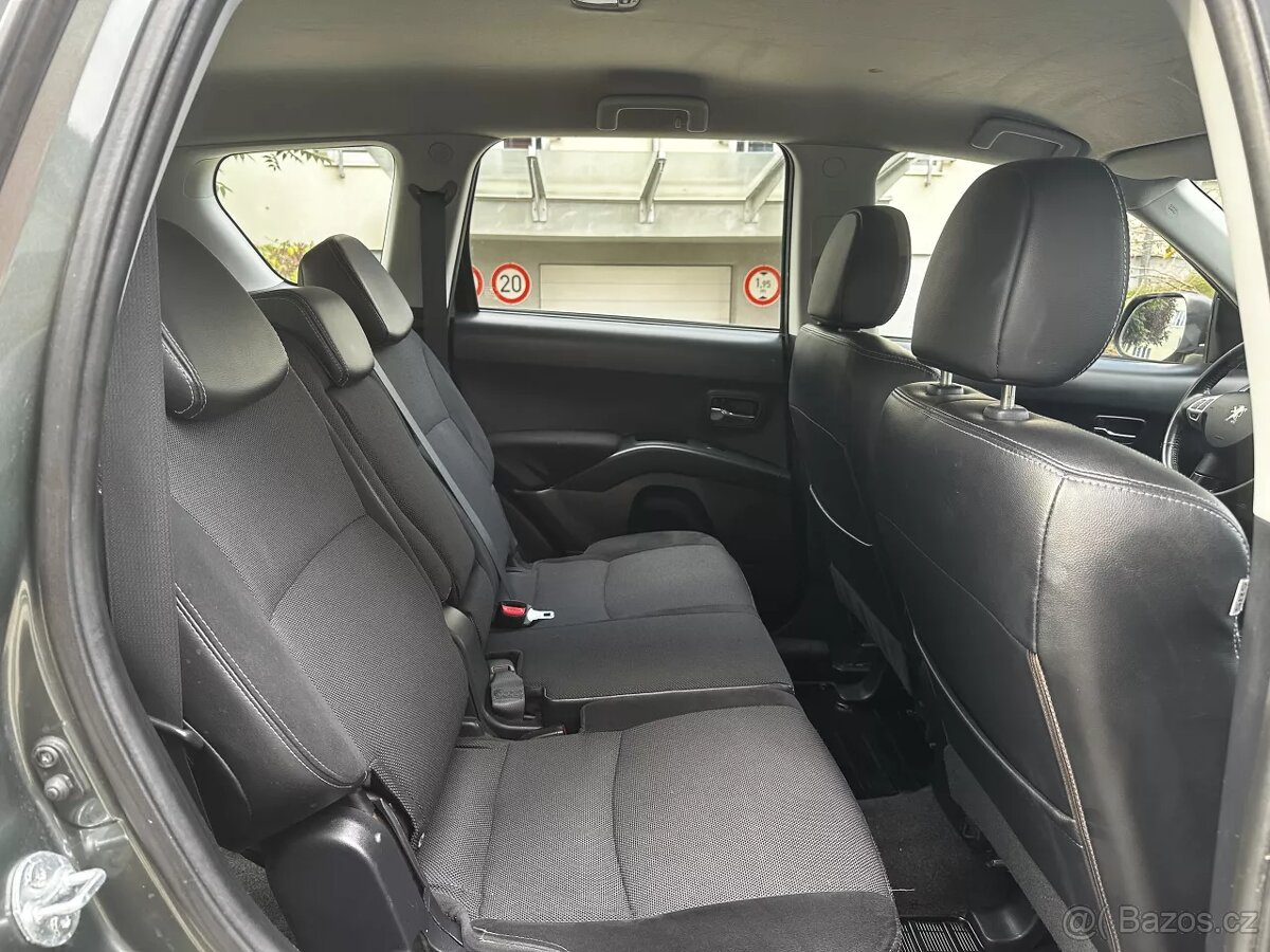 Peugeot 4007 2.2 HDi 4x4 SUV 7 míst Kůže Navi Tažné 2 tuny - 13