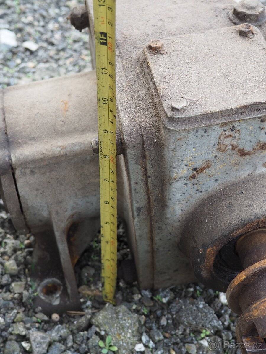 Úhlová převodovka převod - malotraktor - 13