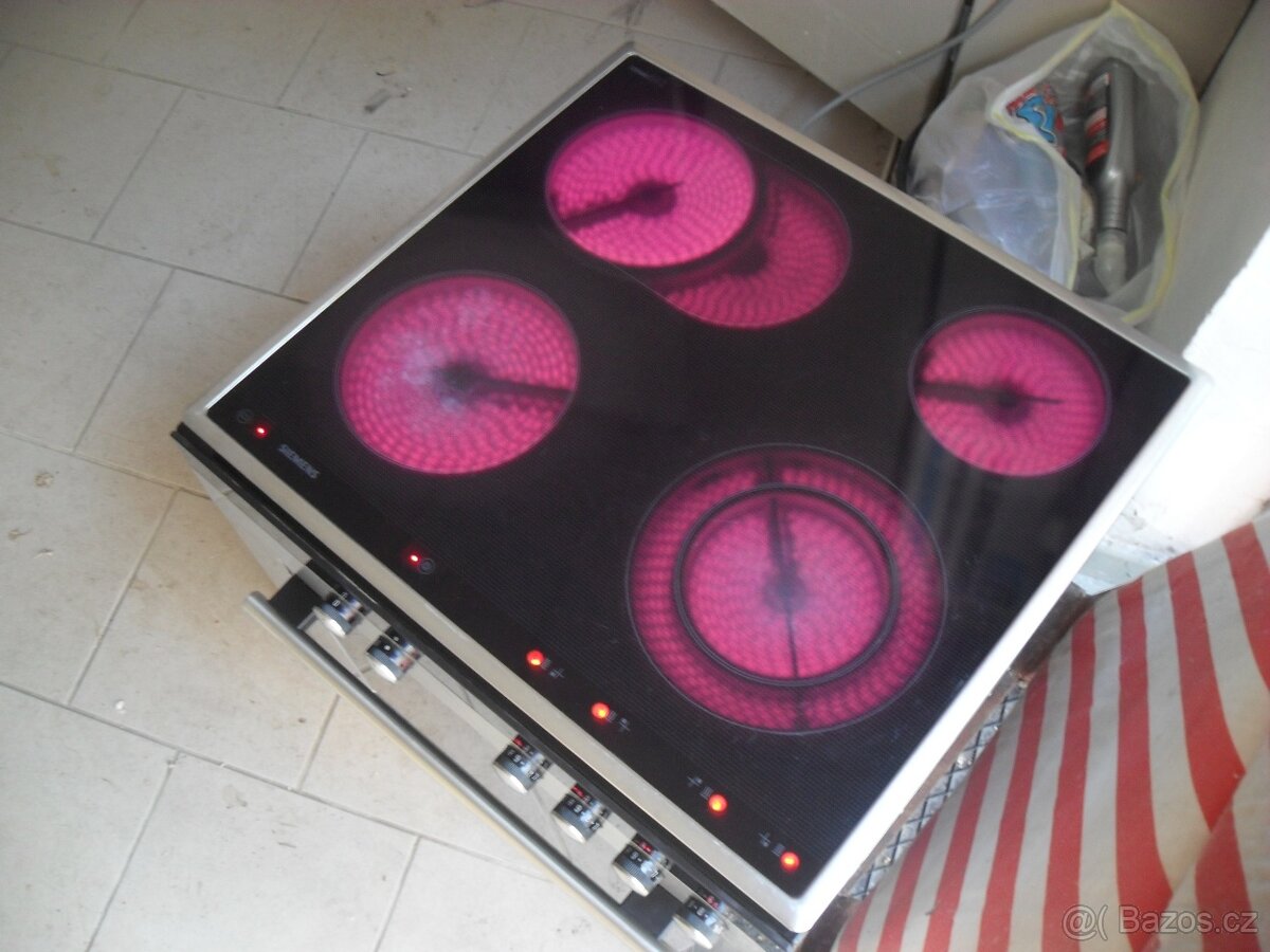 VESTAVNÝ ELEKTRICKÝ SKLOKERAMICKÝ SPORÁK SIEMENS,NEREZ+ZRCAD - 13