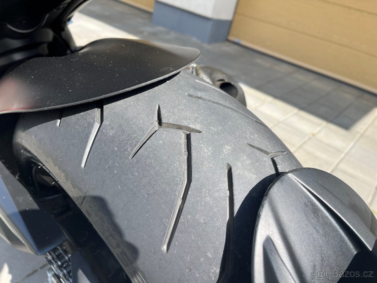Ducati Diavel Carbon Red - 13