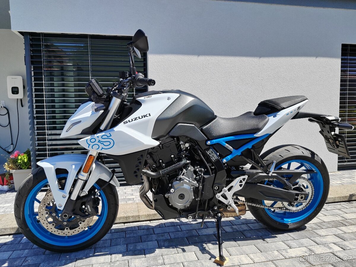 Suzuki gsx-8s - 13