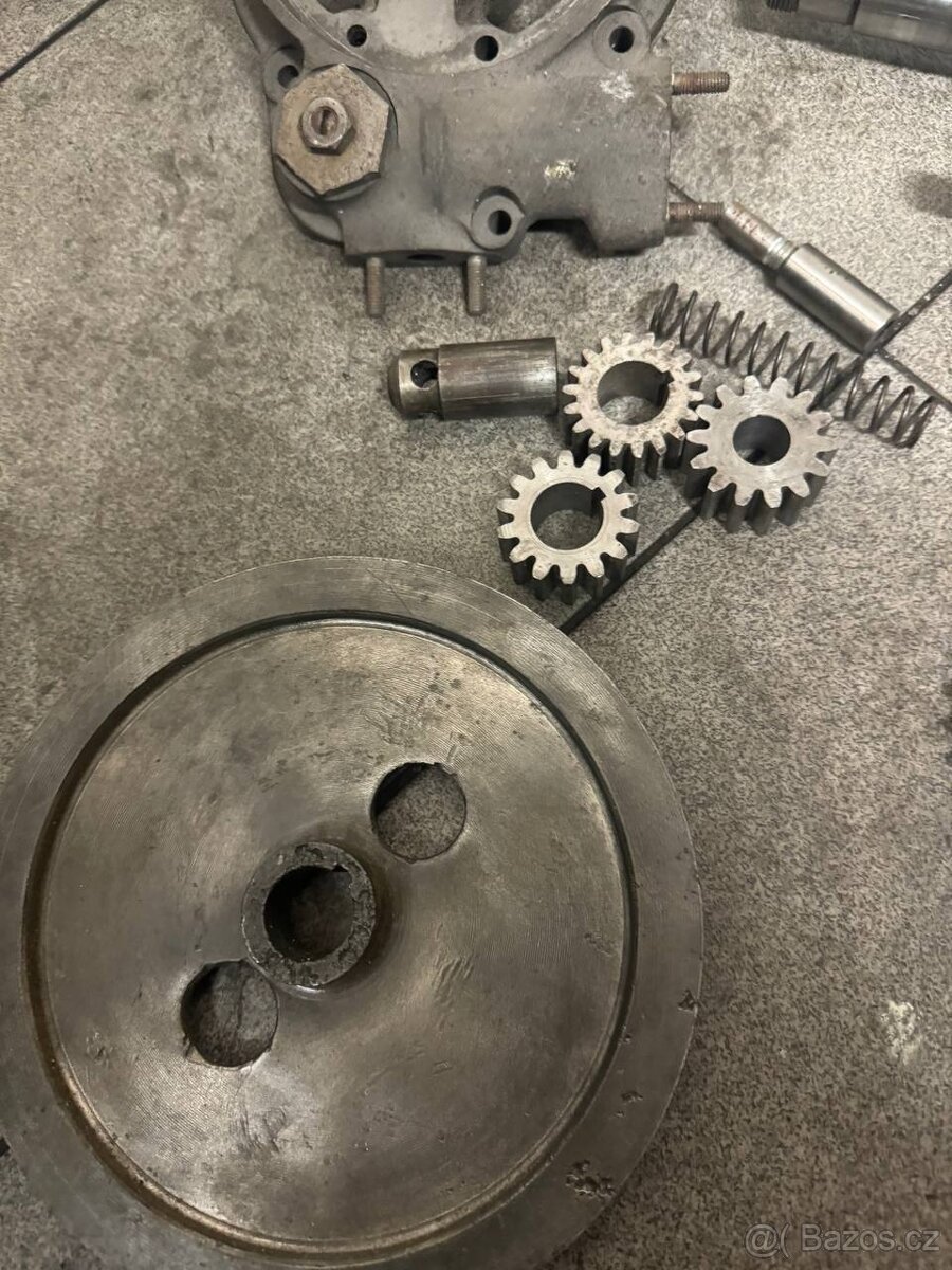 Tatra 87 motor - náhradní díly - 13