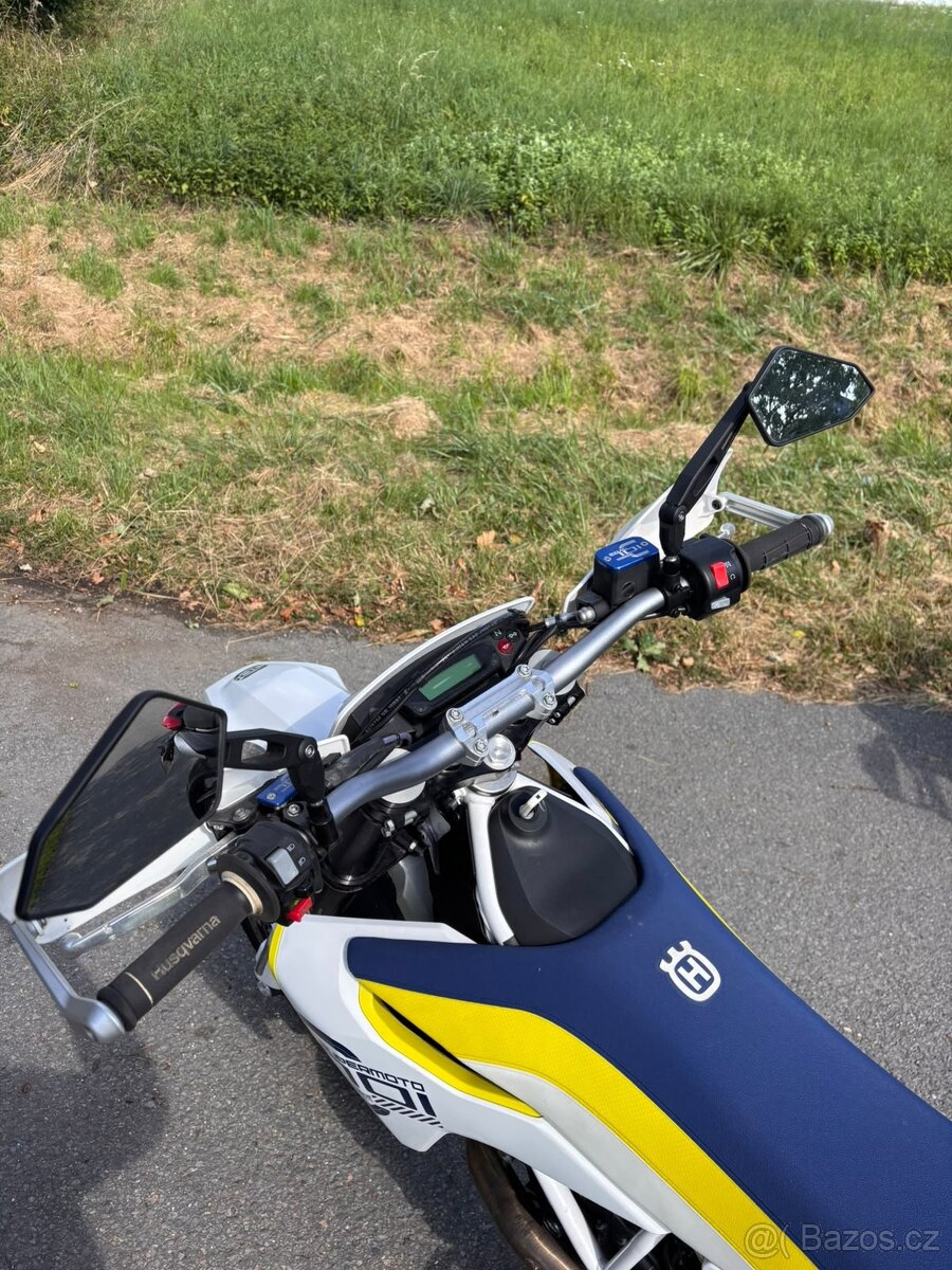 Ducati Hypermotard 950 - 13