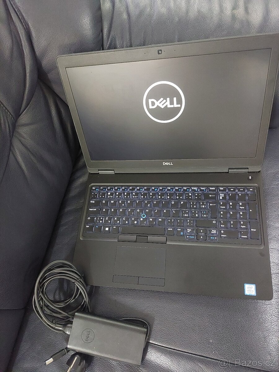 Notebook Dell, Core i5, 8 GB/250 GB, nabíječka - 13
