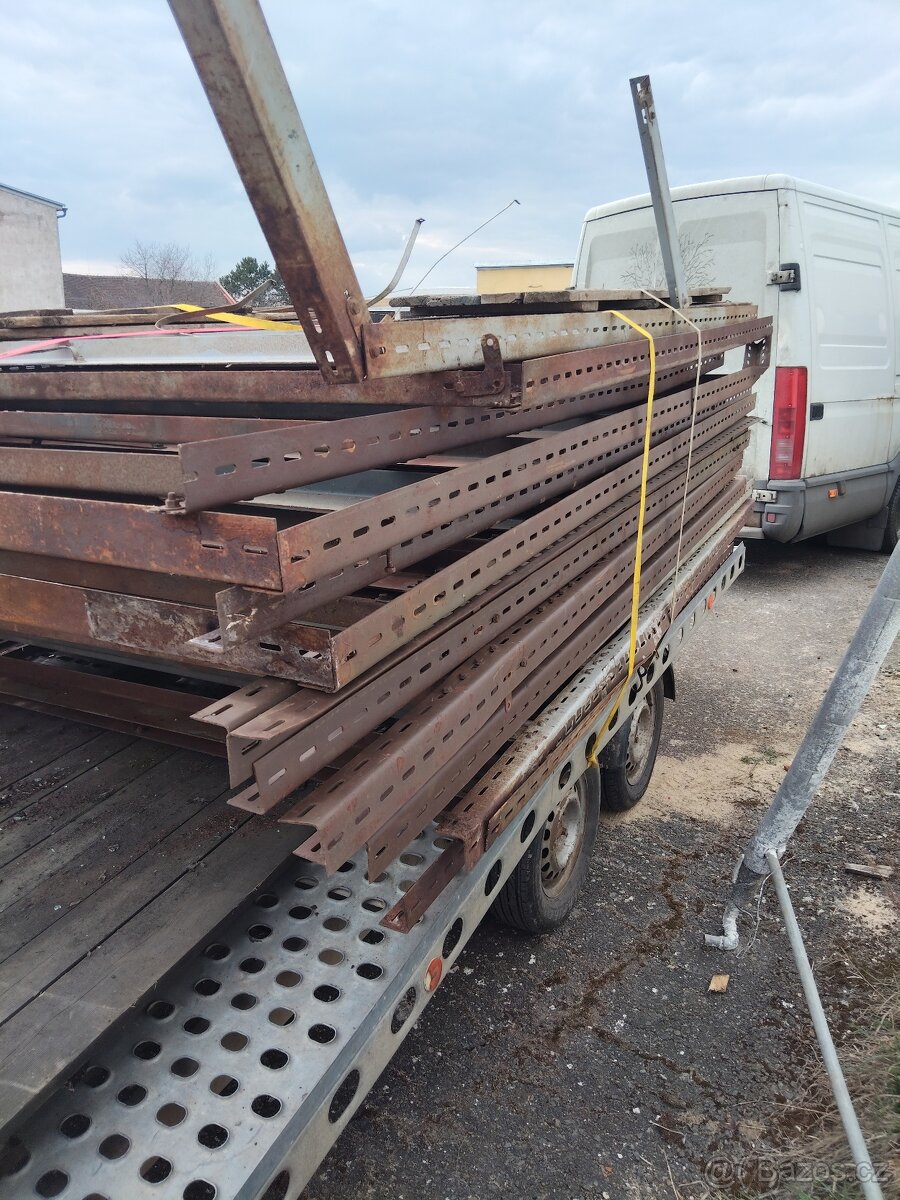 Starší regály, - 13