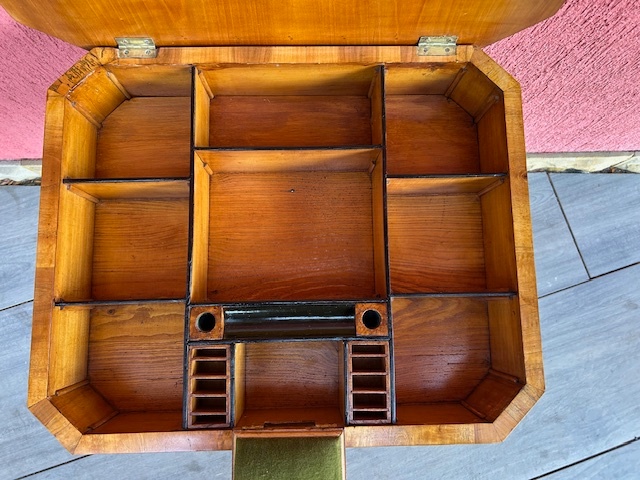 Šicí stolek biedermeier hezký model. - 13