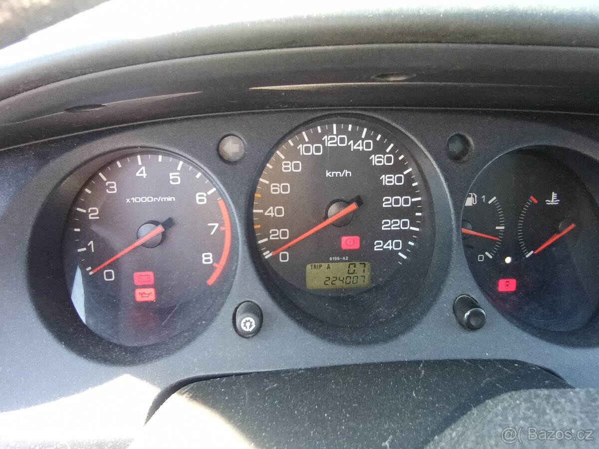 Honda Accord sedan - 13