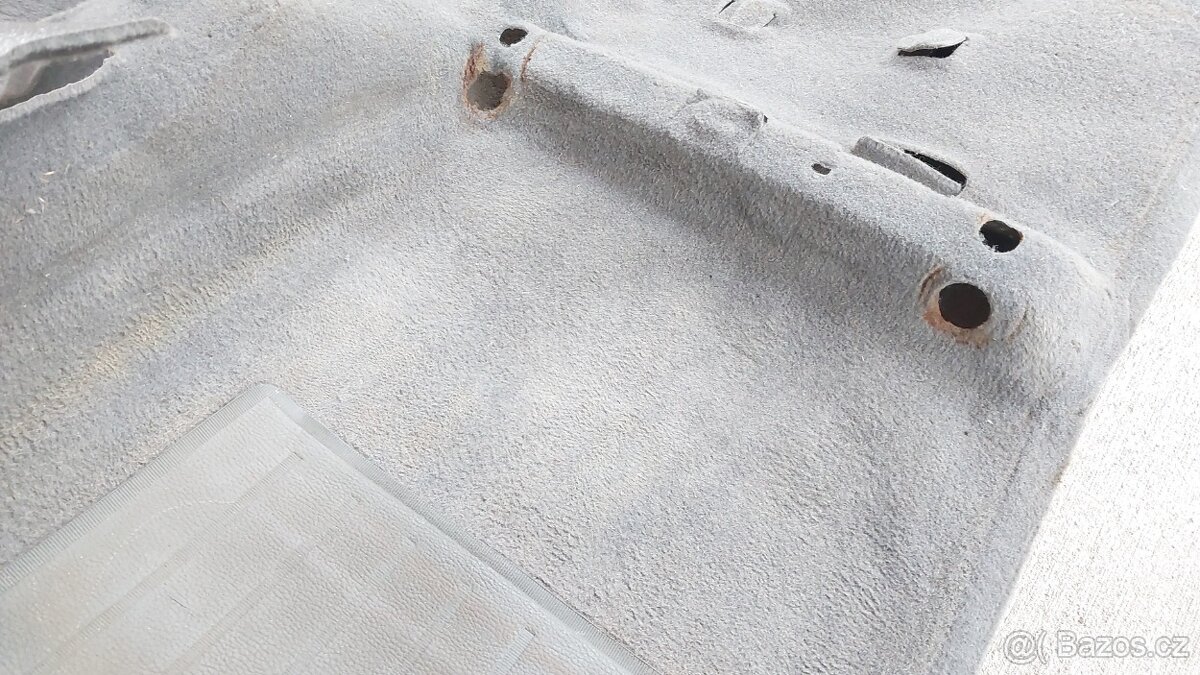 Ford Ranger: Koberec kabiny - 13