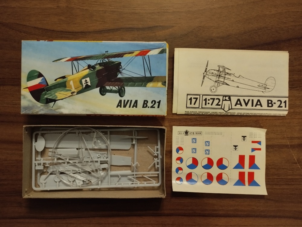 Modely letadel,KP, plastové stavebnice. - 13