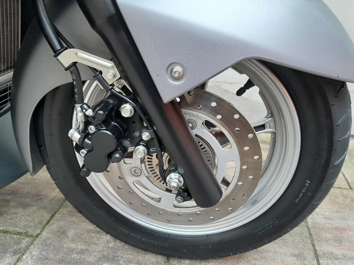 Suzuki Burgman 200i 2016, výborný stav, ZIMNÍ CENA - 13