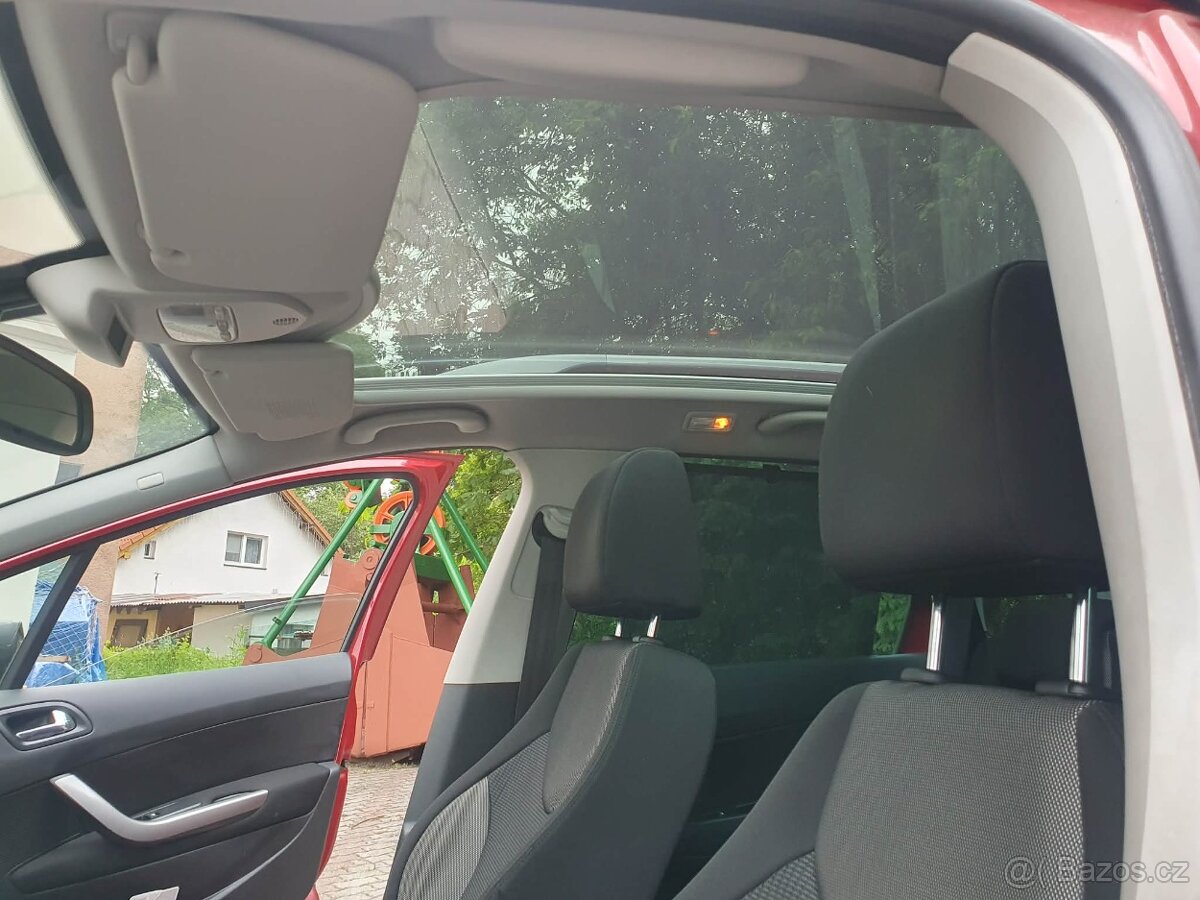Peugeot 308, 7 místný - 13