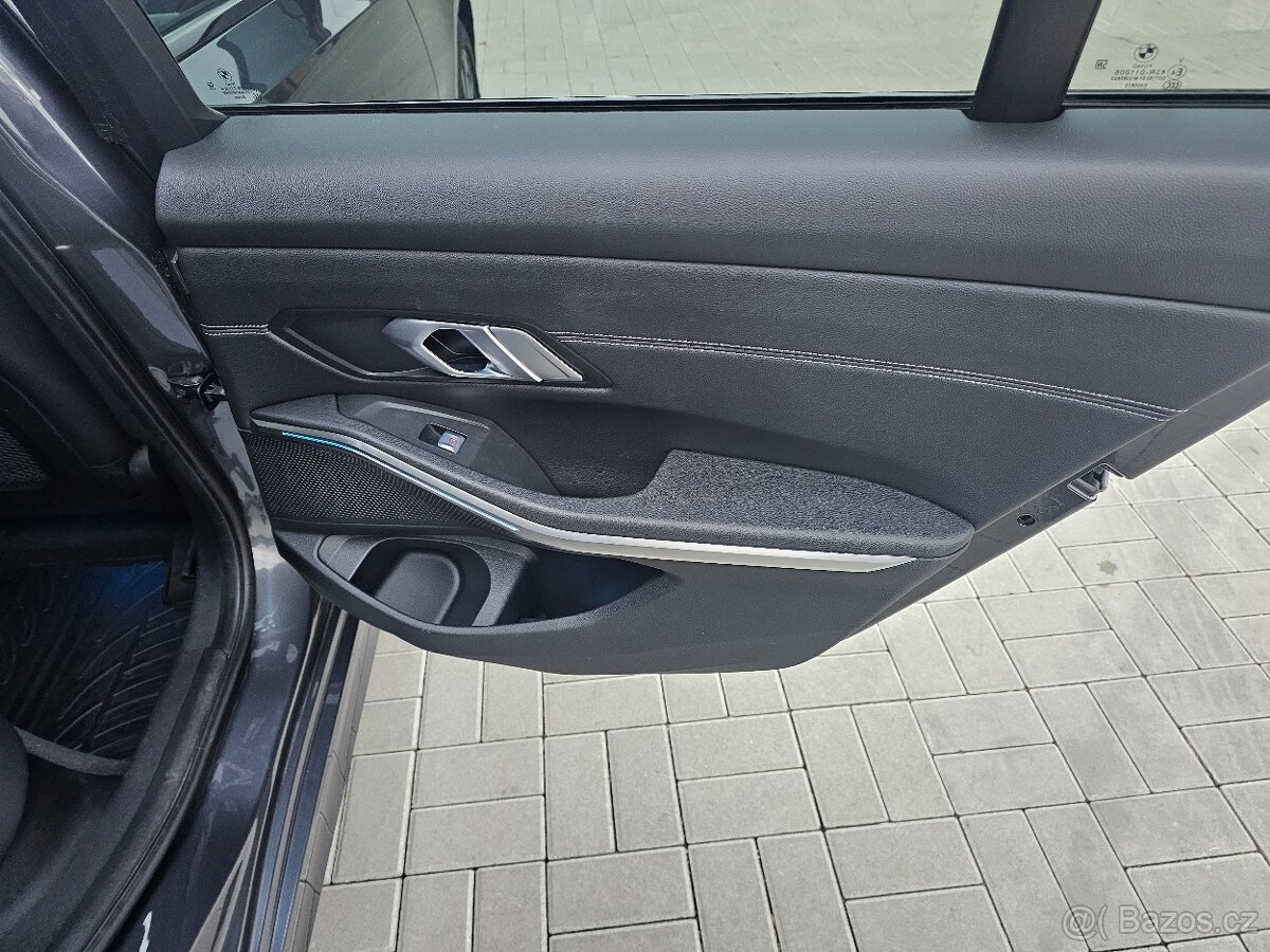 BMW Řada 3, 330e SportLine - 13