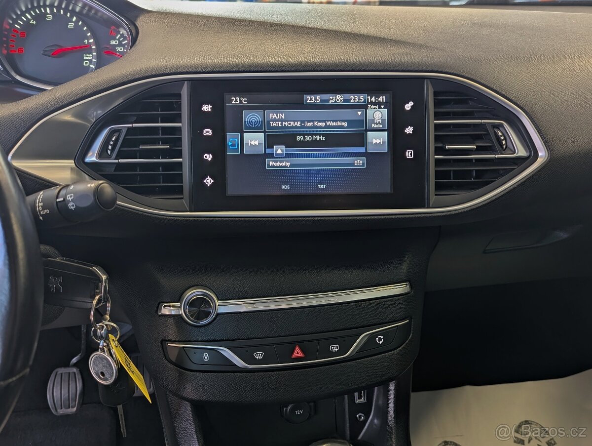 Peugeot 308 1.6BlueHDi KAMERA, SERVIS, ČR - 13