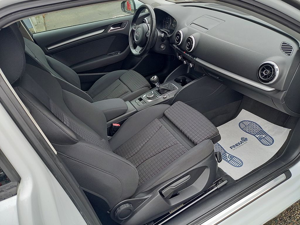 Audi A3, 1,6Tdi digiklima+navi+alu.kola - 13