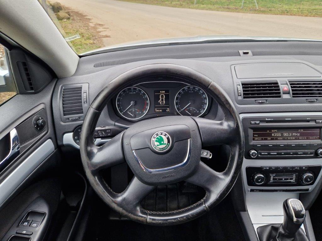 Škoda Octavia 2 1,6 TDI 77 KW, digi klima , vyhř.sed. - 13