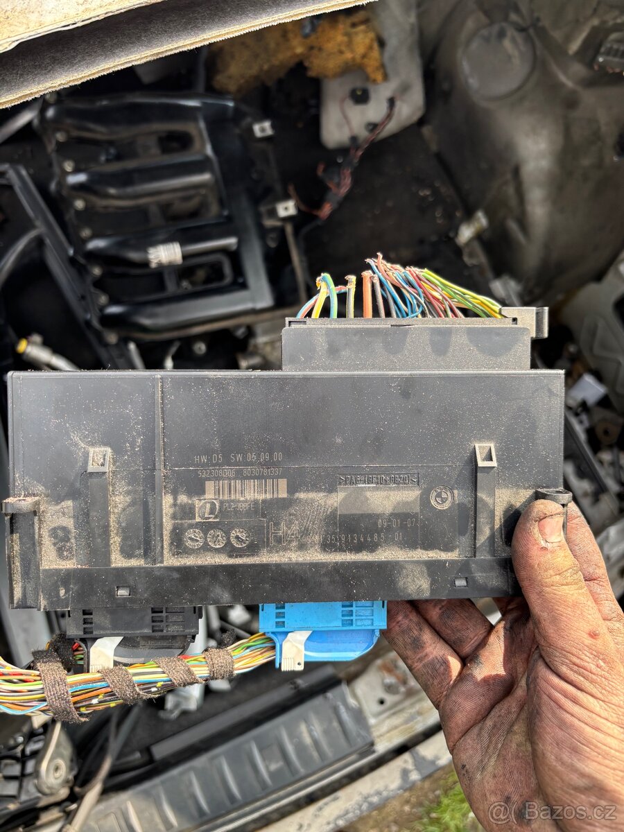 Prodám náhradní díly e91/90 - 13