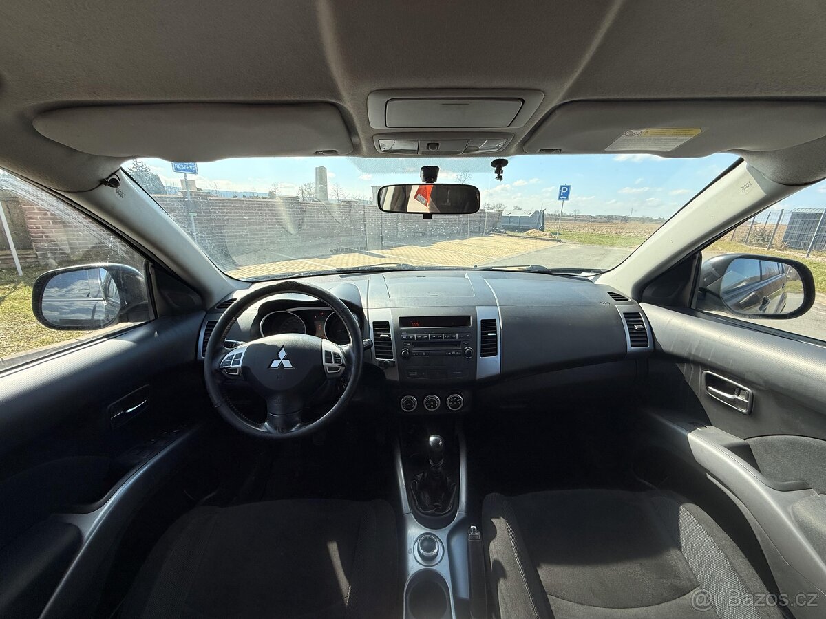 Mitsubishi Outlander 2.0DI-D 103kW 4WD - 13