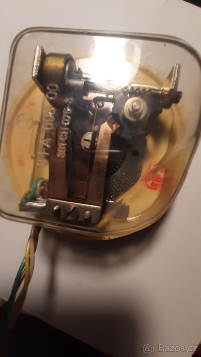 Starý telefon Tesla T58 - 13