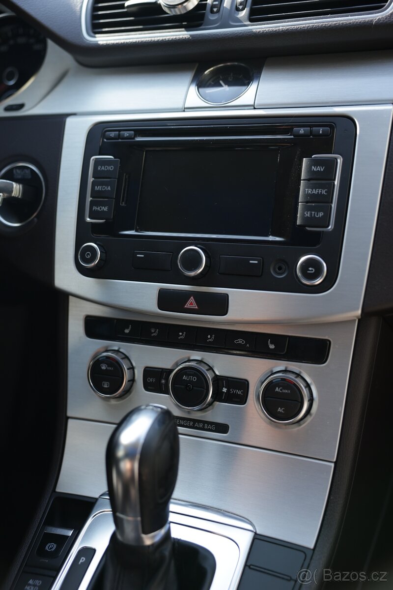 Volkswagen Passat B7 2012 - 13