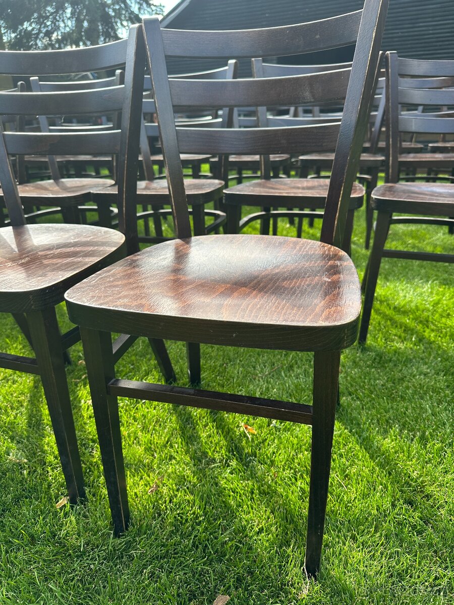 Židle TON, masivní stoly a lavice ze smrkového dřeva - 13