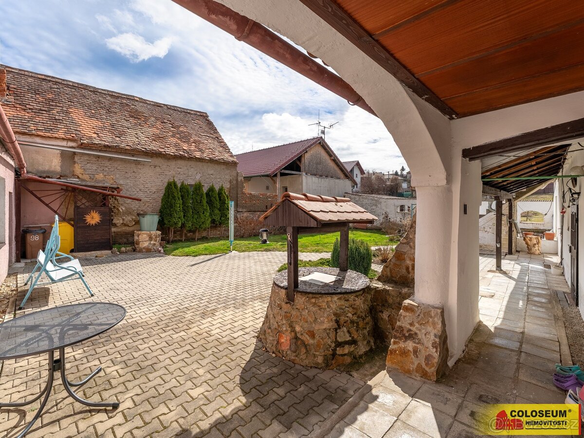 Božice, RD 3+1, garáž, dvůr, zahrada - rodinný dům - 13