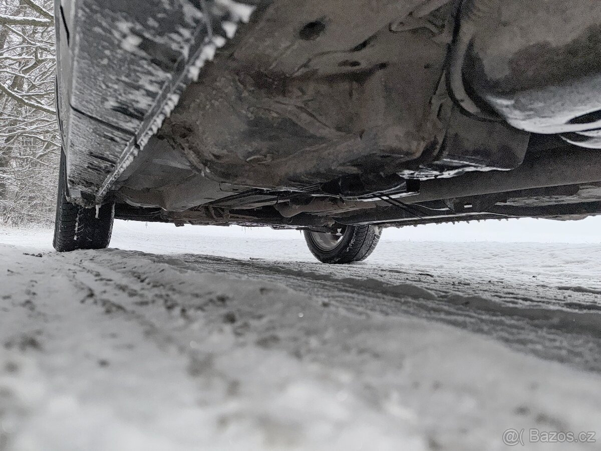 Jeep Compass 2.0 CRD (TDI)Tažné,klima,nové pneu - 13