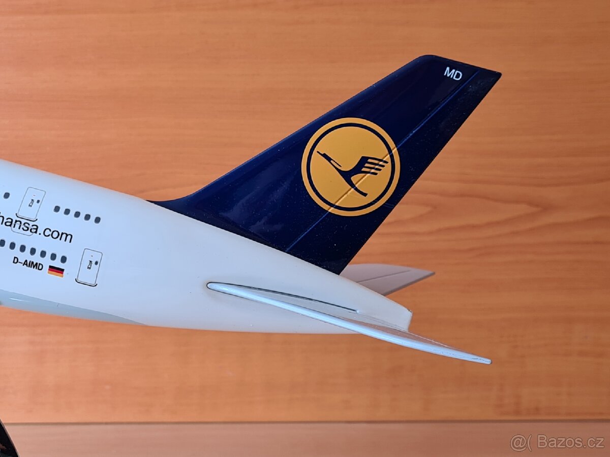 Airbus A380 LUFTHANSA velký model - 13
