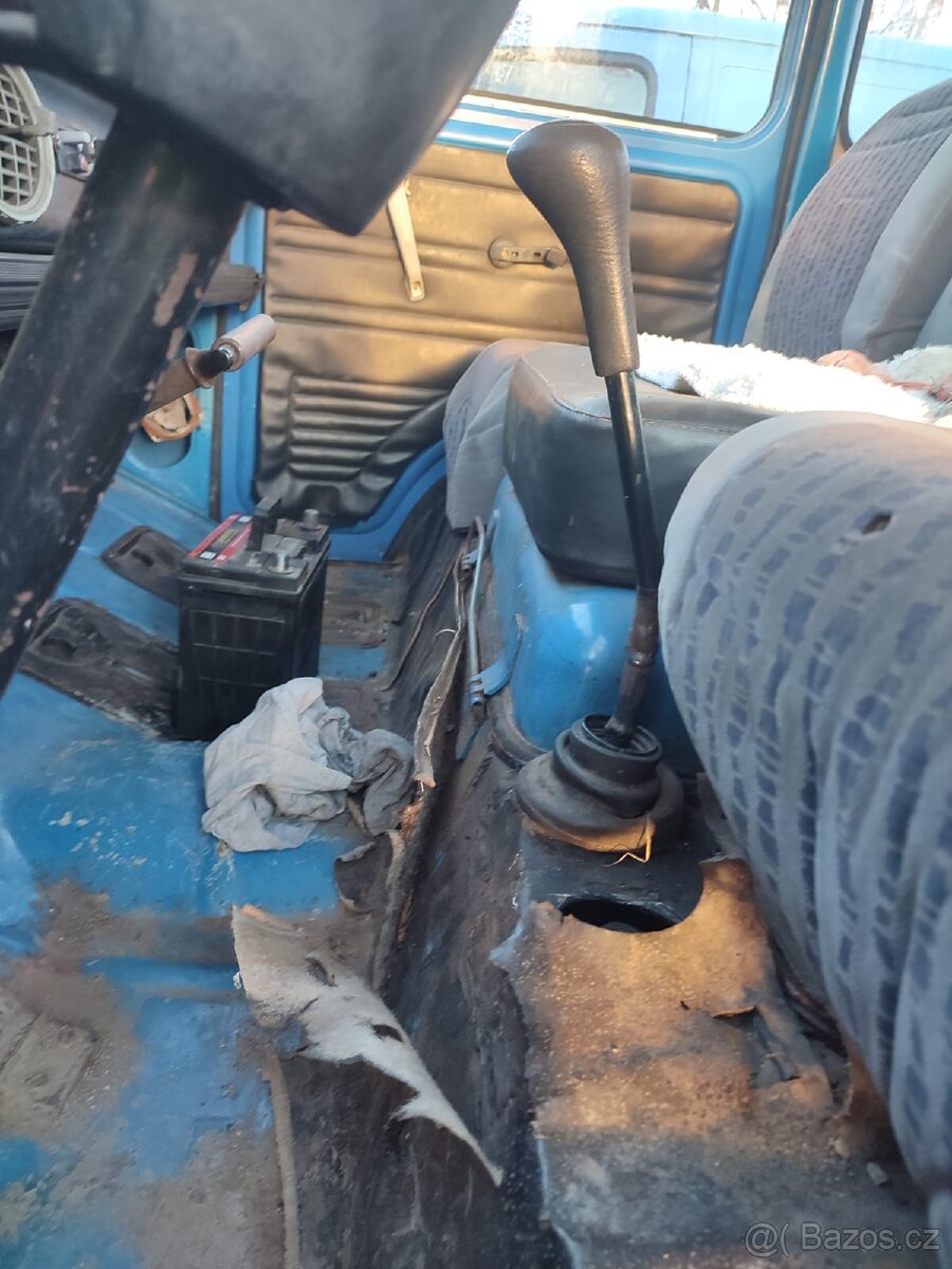 Avia A30 – sklápěč - 13