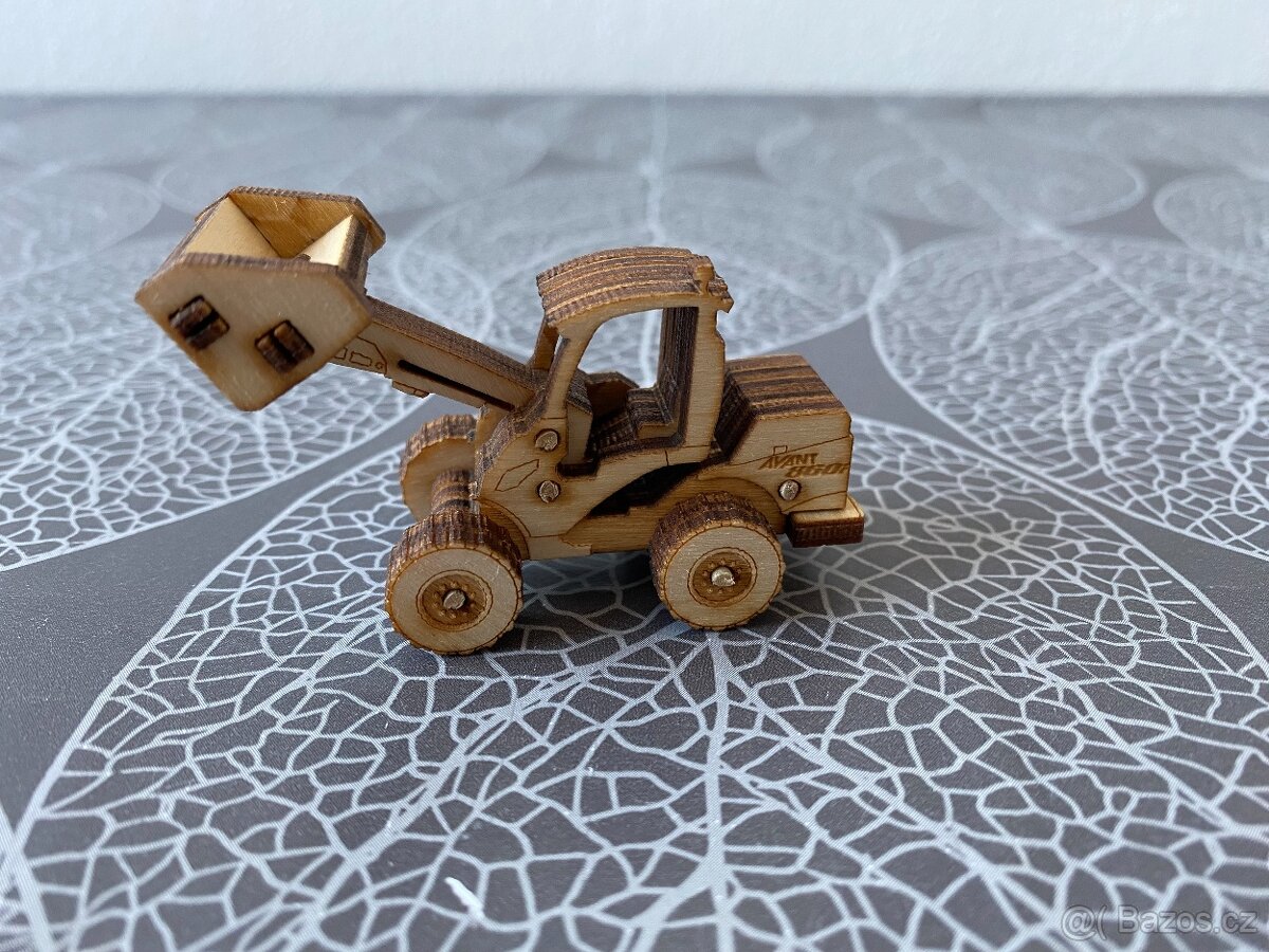 Nové dřevěné modely Praga valník, nakladač Avant - 13