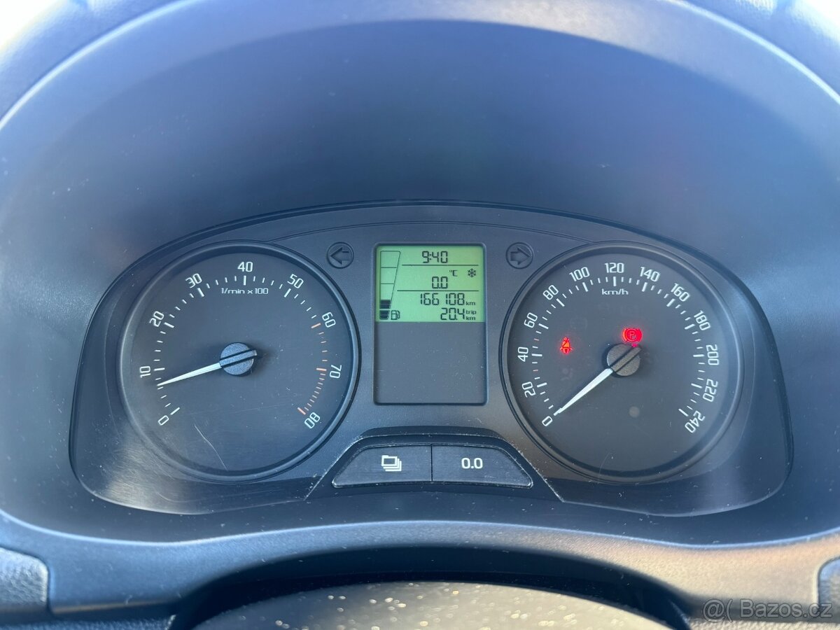 Škoda Fabia 1,4 63 KW STK SŠA - 13